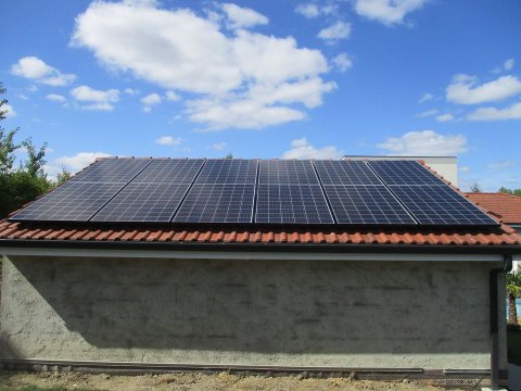 Pose et installation de panneaux photovoltaïques avec autoconsommation et production à Montluçon